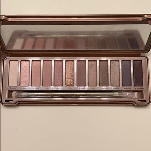 Urban Decay- Naked 3 Eyeshadow Palette